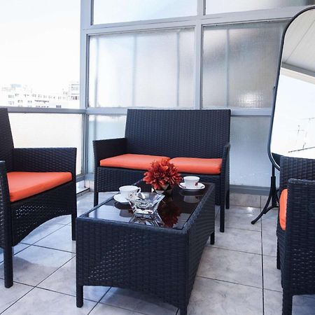 Central 2 Bd Apt With Balcony By Monastiraki Athén Kültér fotó