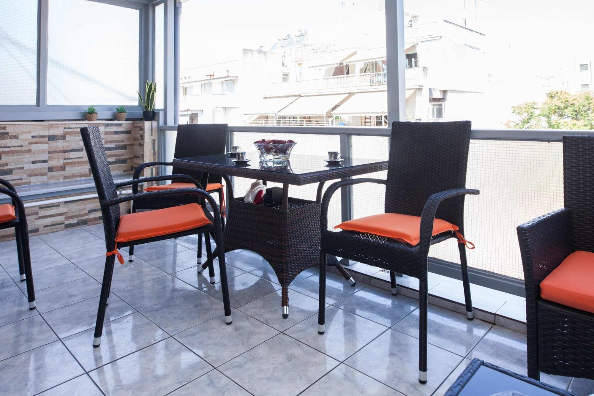 Central 2 Bd Apt With Balcony By Monastiraki Athén Kültér fotó