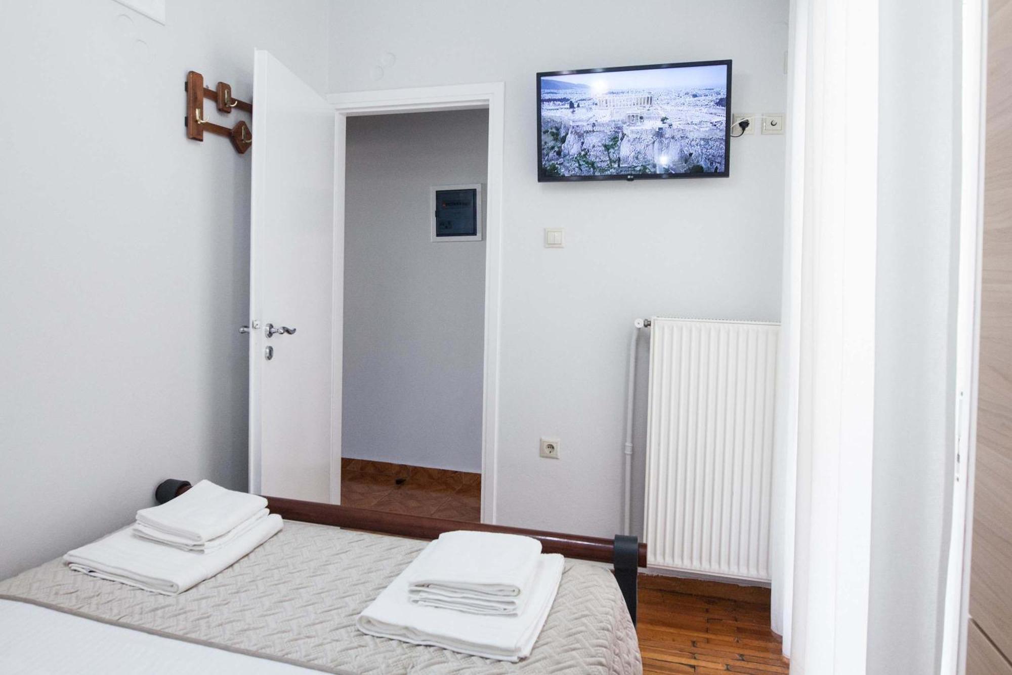Central 2 Bd Apt With Balcony By Monastiraki Athén Kültér fotó
